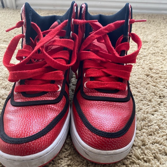 Mens Nike Sneaker . Size-10. - Picture 2 of 6